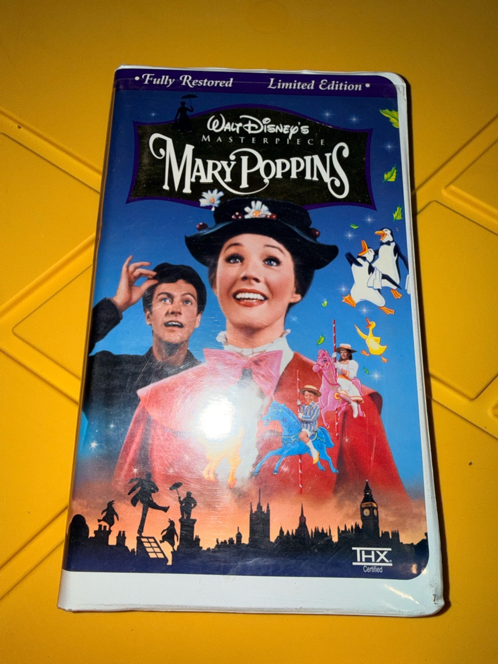 Walt Disney Masterpiece Collection Mary Poppins 1998 VHS Clamshell Edition